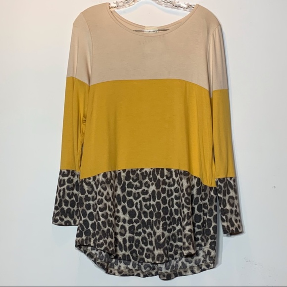 NWT  Lovely Melody Cream Mustard and Leopard Striped Button Trim Back Blouse‎